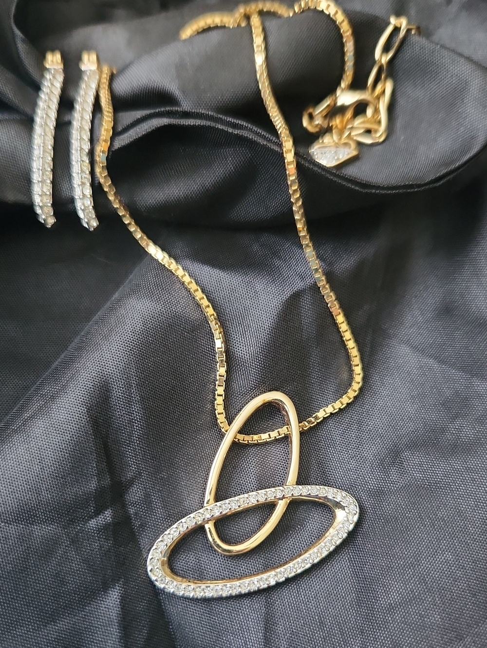Swarovski Retired Crystal Interlocking Ovals Necklace & Earring Set Hoops